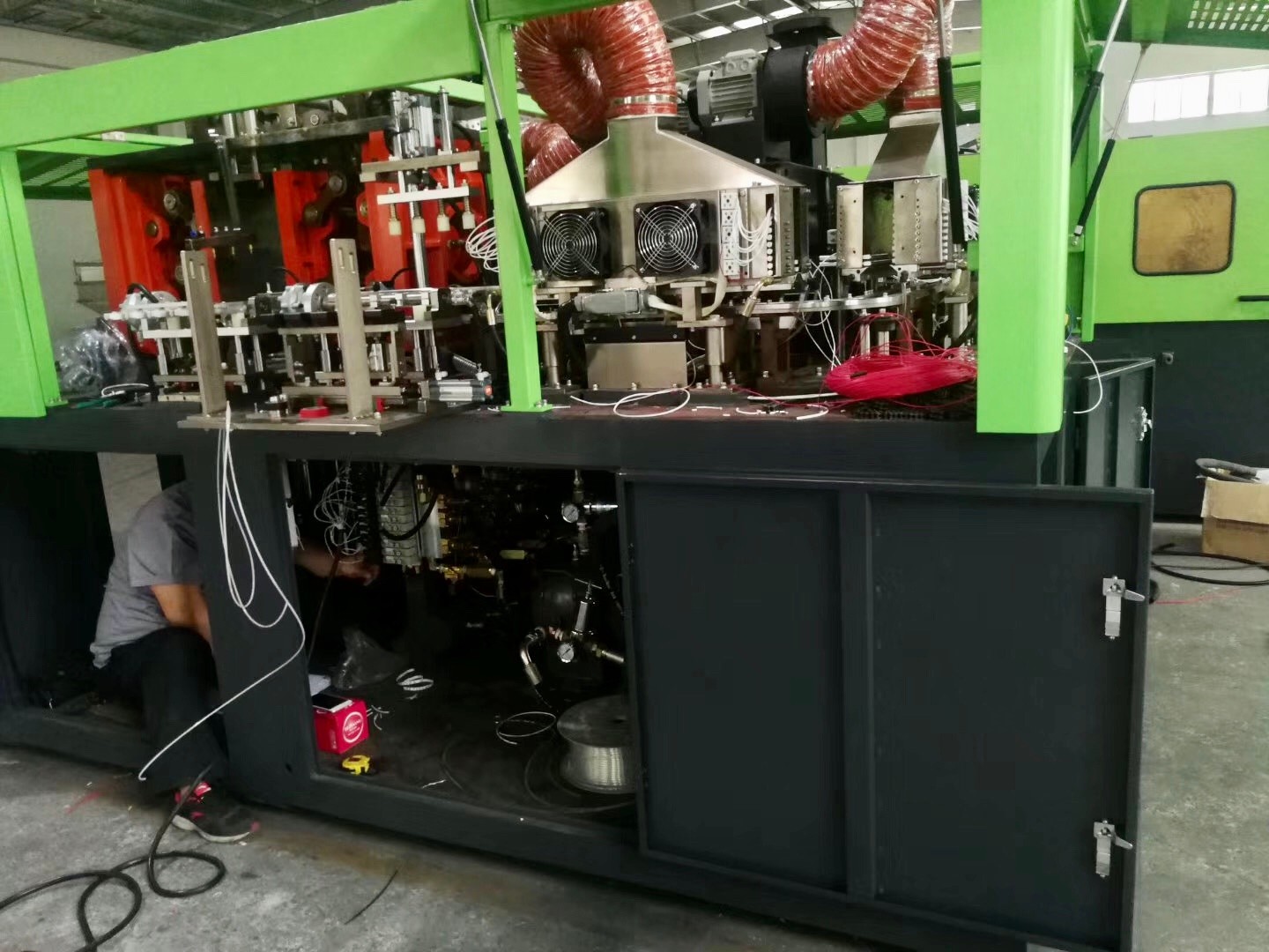 Automatic Bottle Blowing Machine In Processing